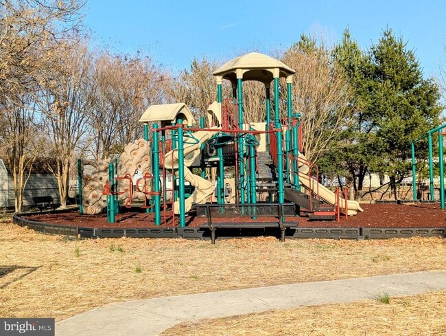 Building Photo - 29345 Greenfield Ave