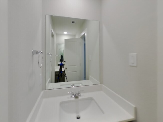 Building Photo - 2422 Cohorn Trl