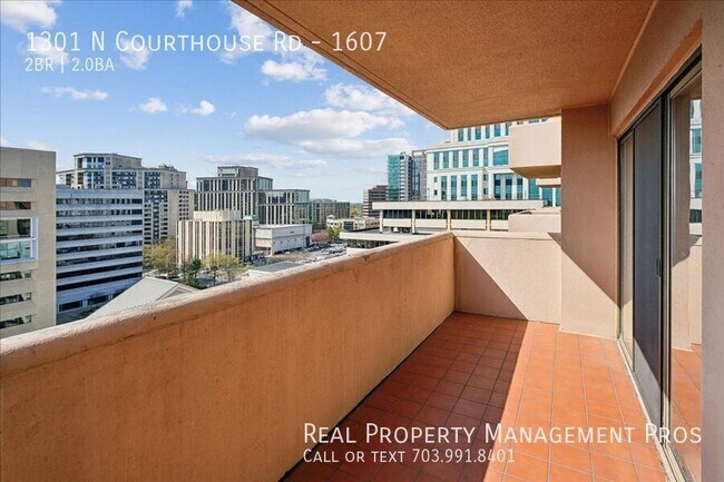 Building Photo - 1301 N Courthouse Rd