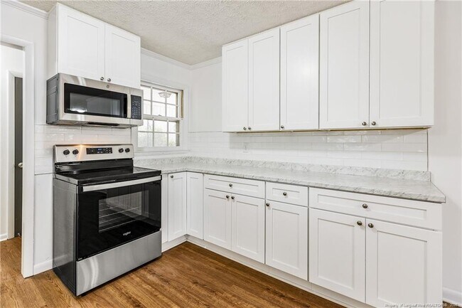 Building Photo - 909 Kaywood Dr