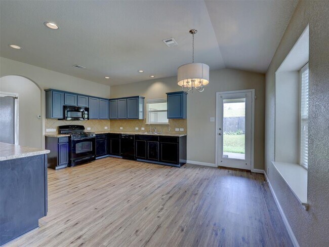 Building Photo - 344 Outfitter Dr