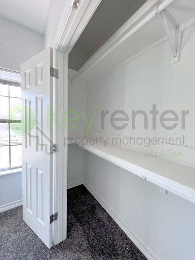 Building Photo - Beautiful 4B/2.5B Home in Mcallen