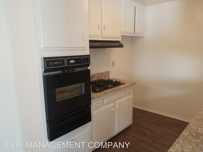 Building Photo - 3325 Armada Dr