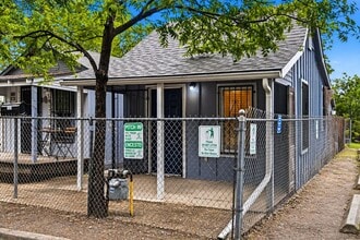 Building Photo - Cozy 1-Bedroom Home