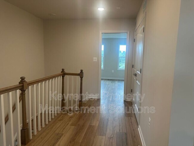 Building Photo - 121 Gibraltar Dr
