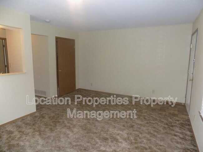 Building Photo - 950 Monterey Way