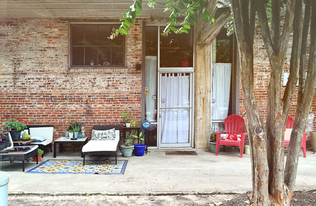 Plenty of room for outdoor seating. (Patio furniture has been removed.) - 659 Auburn Ave NE #145