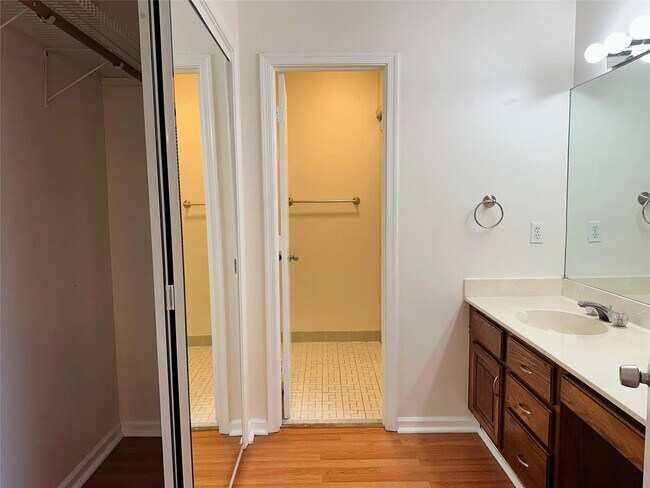 Building Photo - 444 Pine Cir