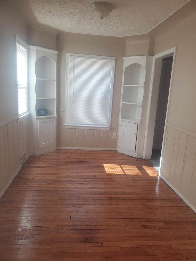 Building Photo - 12311 Laing St