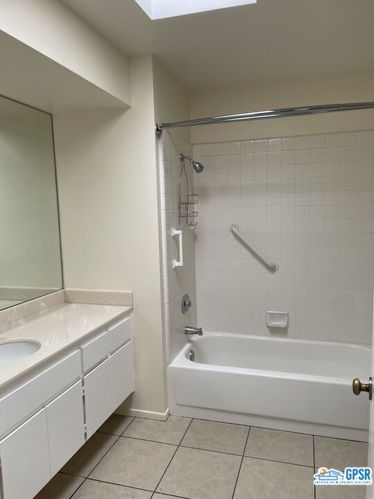 Building Photo - 6723 Greenwood Cir