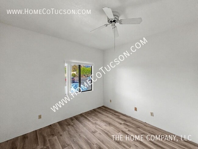 Building Photo - 5750 N Camino Esplendora