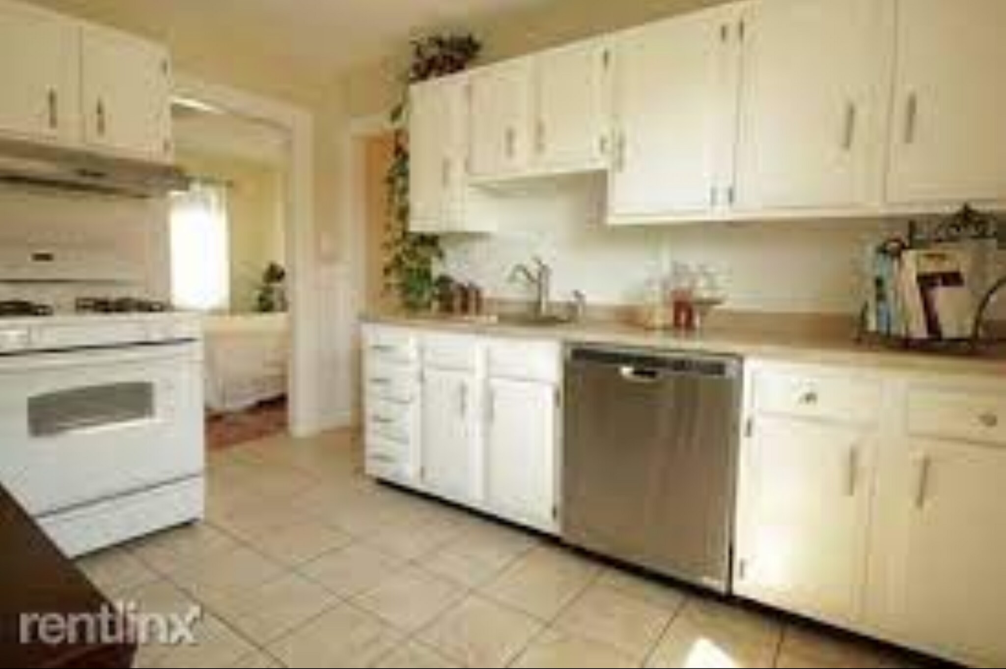 Building Photo - 60 Litchfield St