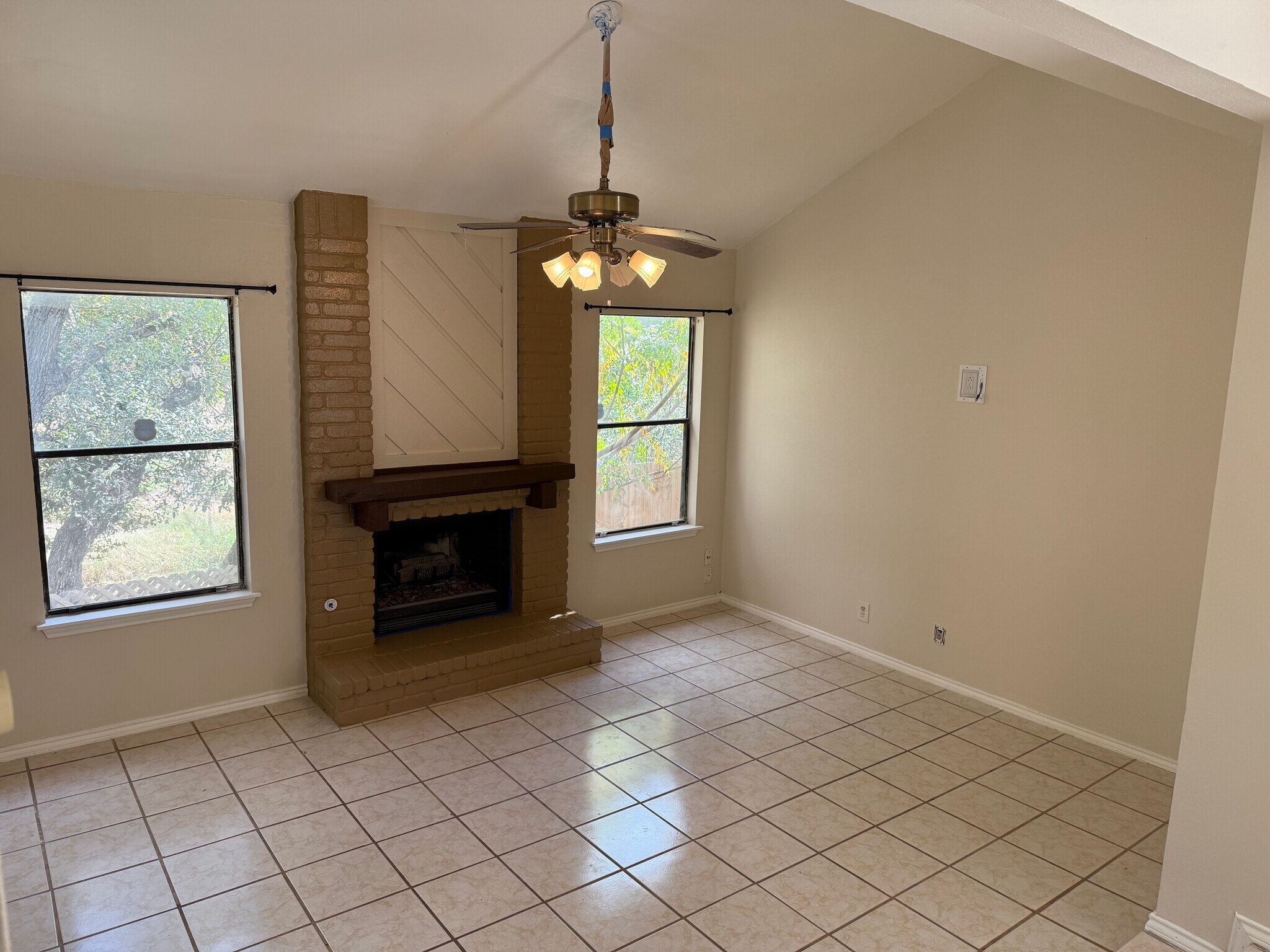 Building Photo - 9314 Whisper Pt