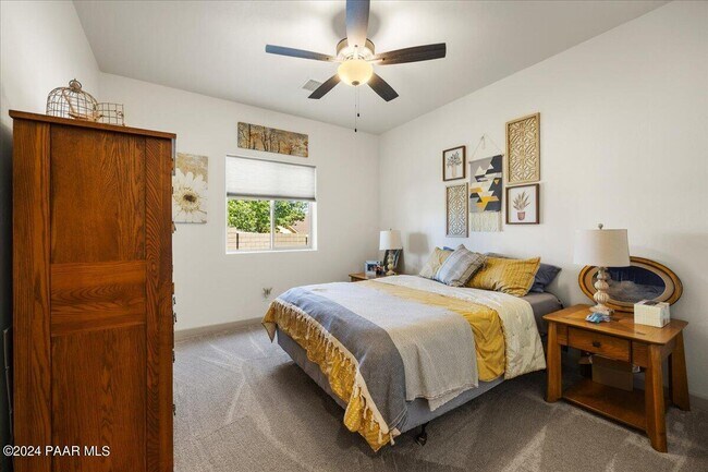 Building Photo - 7275 E Grandview Dr