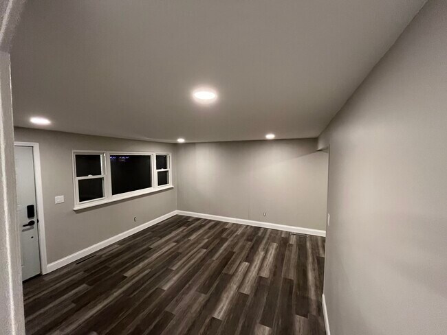 Building Photo - 5645 Botkins Rd