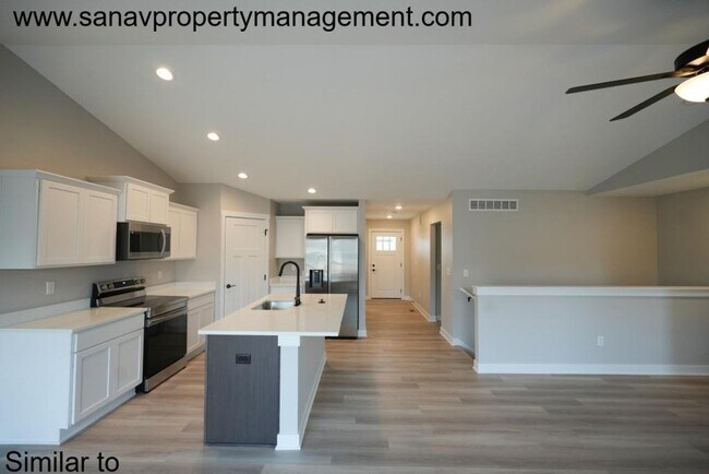 Building Photo - Beautiful 3 Bed Ranch Home w/ fully finished basement in Prime Norwalk Location