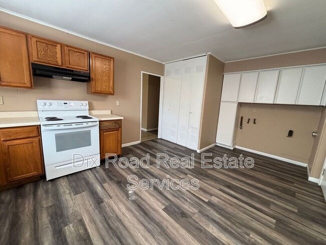 Building Photo - 1422 Honeybee Dr