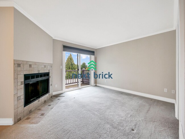 Building Photo - 2 Bed  2.5 Bath Townhome for Rent!
