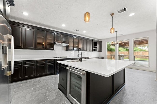 Building Photo - 3 N Beech Springs Cir