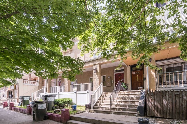 Building Photo - Amazing 1BR/1BA Apartment in University Ci...