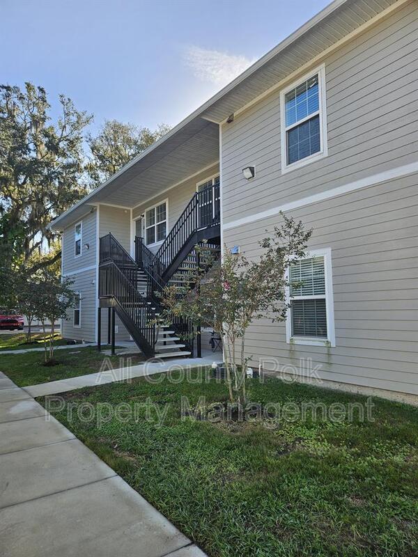 Building Photo - 915 Ariana St