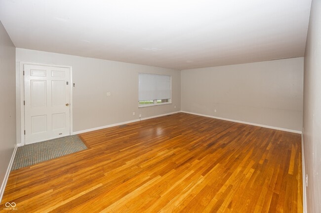 Building Photo - 628 Ash Dr