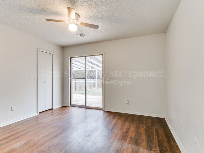 Building Photo - 6207 SE 46th St