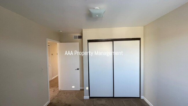 Building Photo - Concord Beautiful 2 bedroom 1 bath condo l...