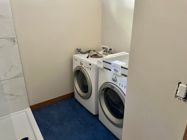 Building Photo - 1252 Paradise Rd