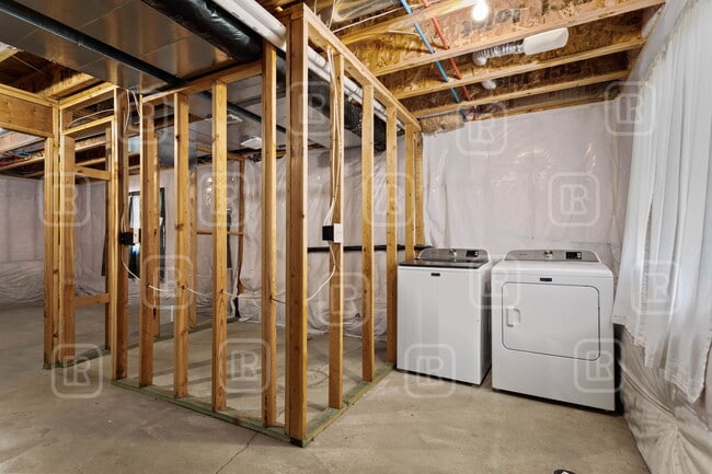 Building Photo - 1526 N Coach Dr