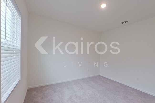 Building Photo - 639 Castillo Dr