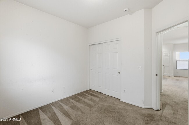 Building Photo - 14568 W Crocus Dr