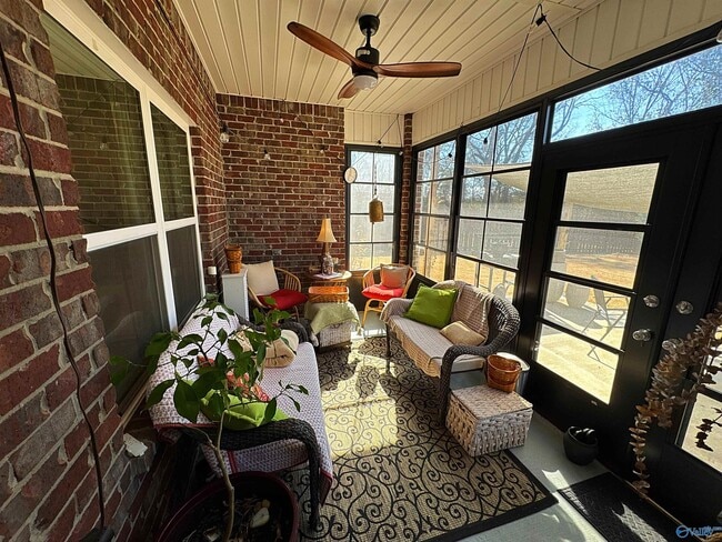 Building Photo - 12767 Tallulah Dr