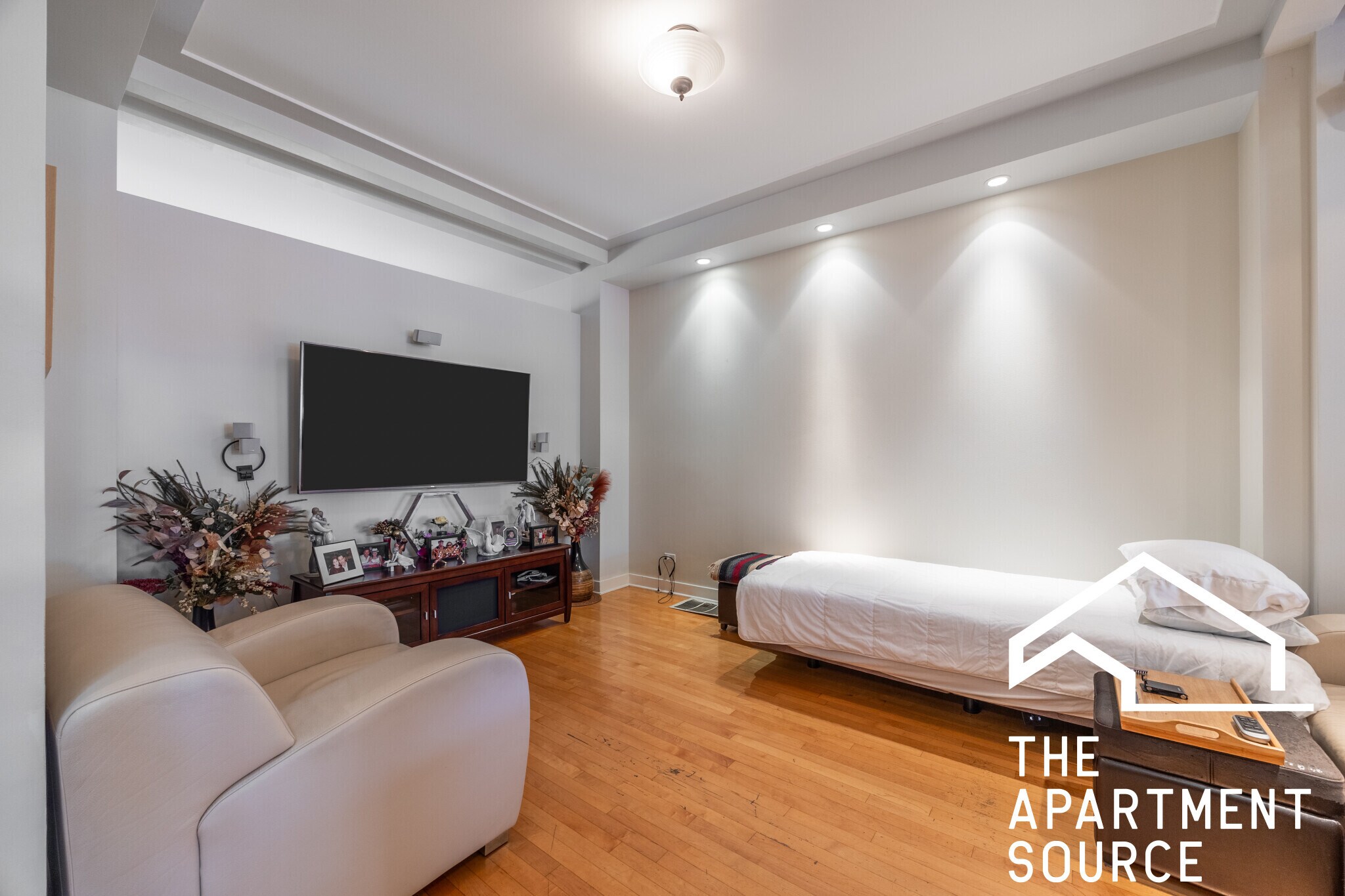 Building Photo - 1723 N Wood St