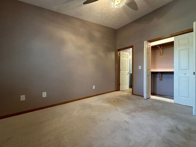 Building Photo - Sophisticated Townhome Living with Modern ...