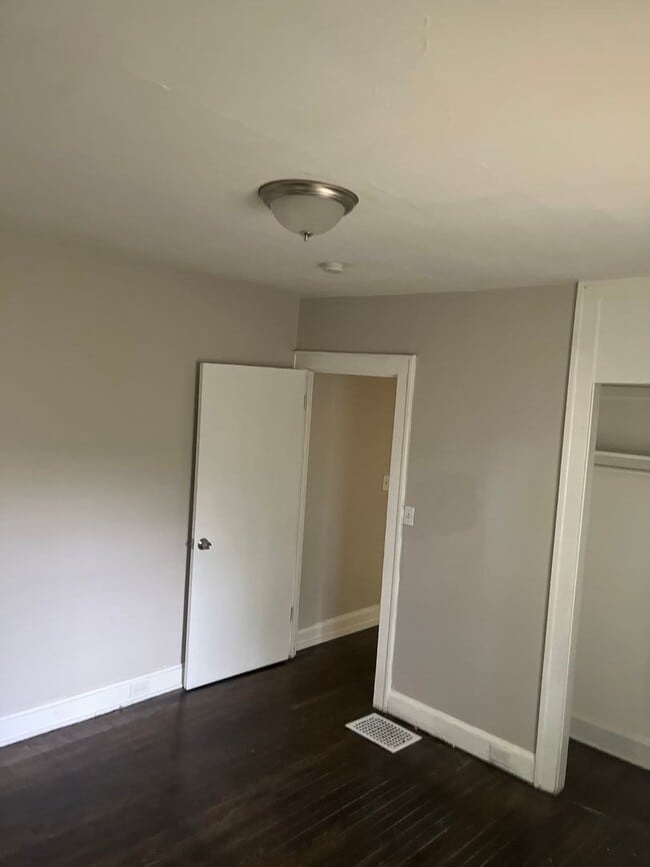 Building Photo - Cute & Cozy 2 Bedroom W/Bonus Room For Rent!!