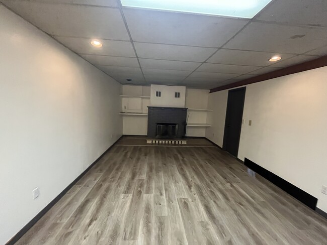 Building Photo - 2175 Cedar Ln