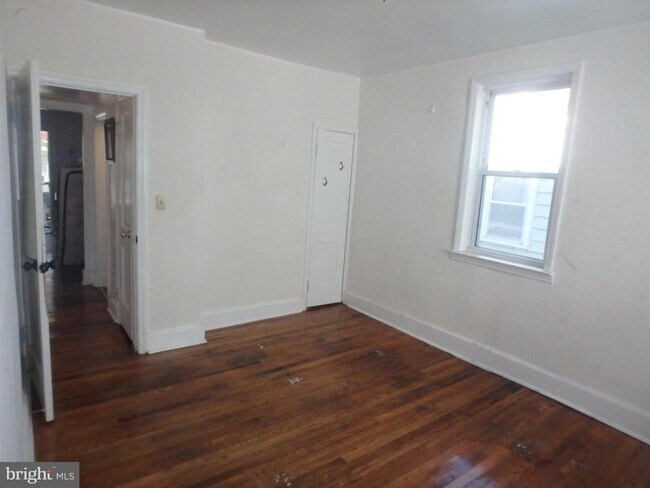 Building Photo - 115 Harding Ave