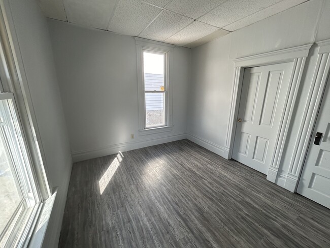 Building Photo - 505 Sheridan St