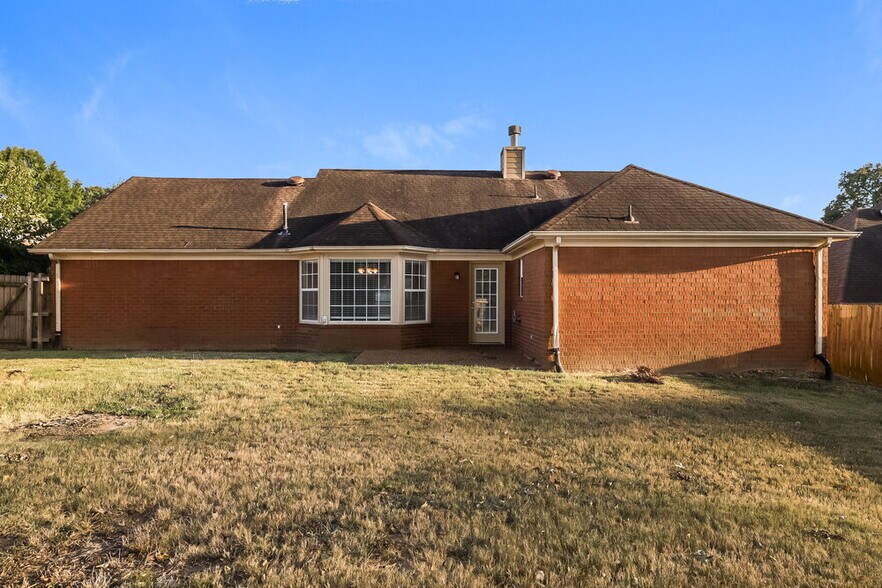 Building Photo - 25 Oakridge Cove