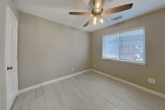 Building Photo - 16830 Needle Ridge Ct