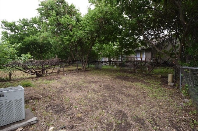 Building Photo - 12309 Dellrey Dr