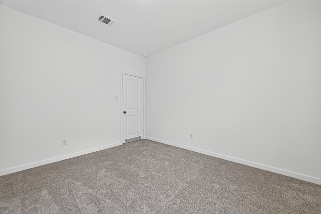 Building Photo - 3028 Avenida Sonoma Dr