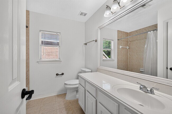 Building Photo - 8519 Babbling Brook Ct