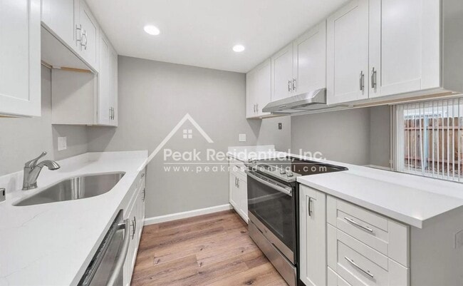 Building Photo - Updated 2bd/2ba Foothill Farms Duplex With 1 Car Garage