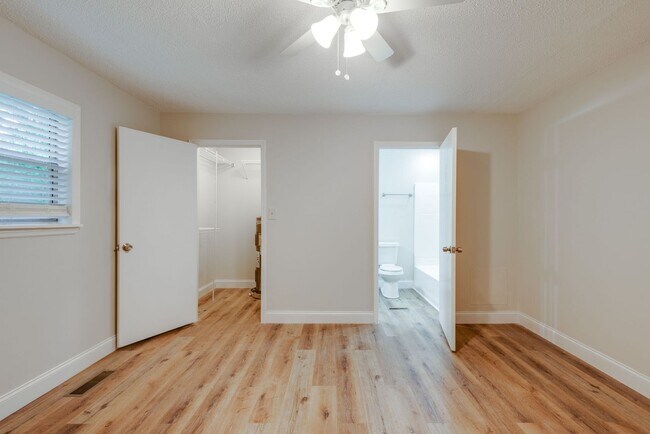 Building Photo - 91 Circle Dr