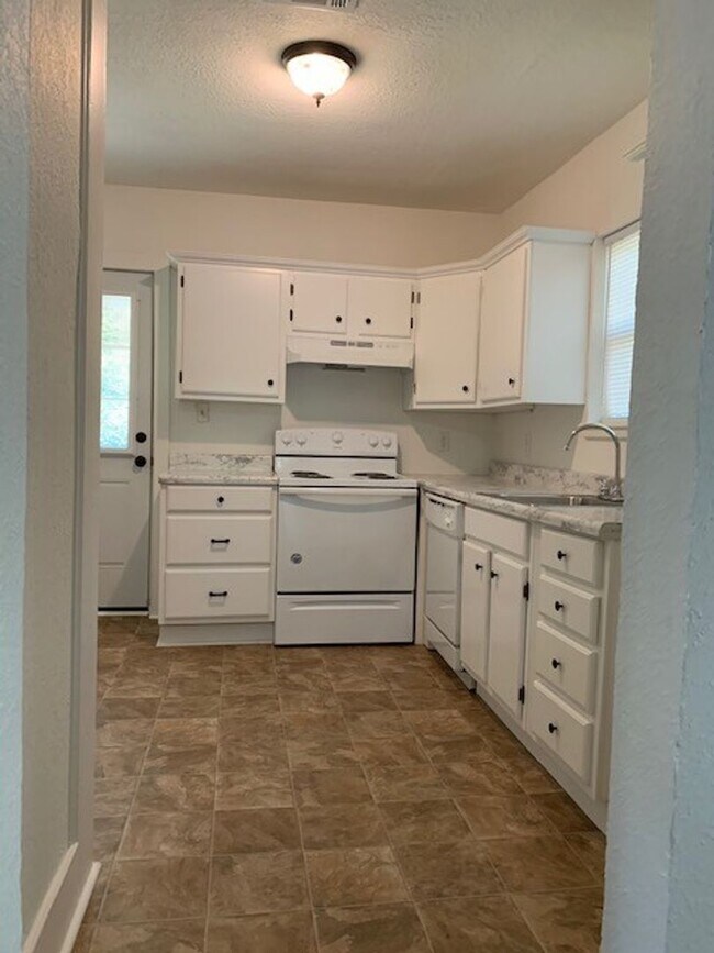 Building Photo - 1715 Division-***COMING SOON***