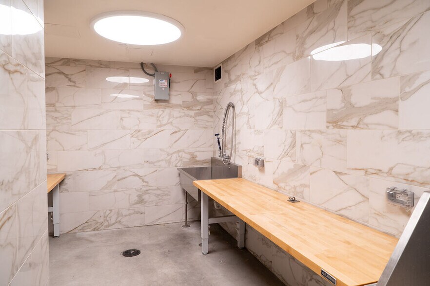 Building Photo - 1211 Van St SE