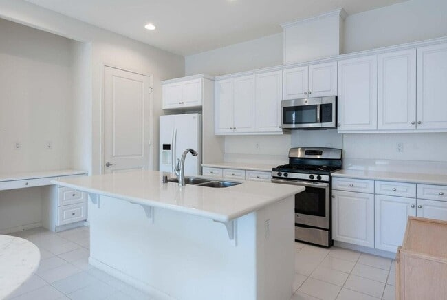 Building Photo - 2609 Via Calderia