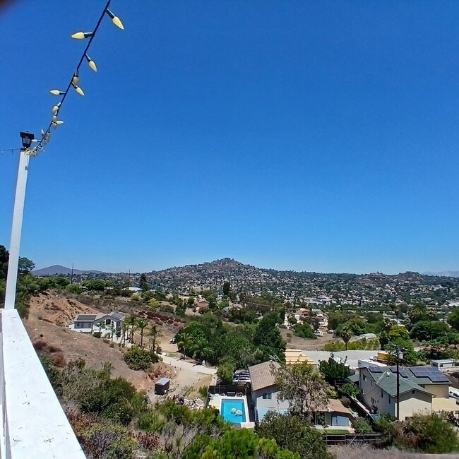 Building Photo - Spring Valley View Home